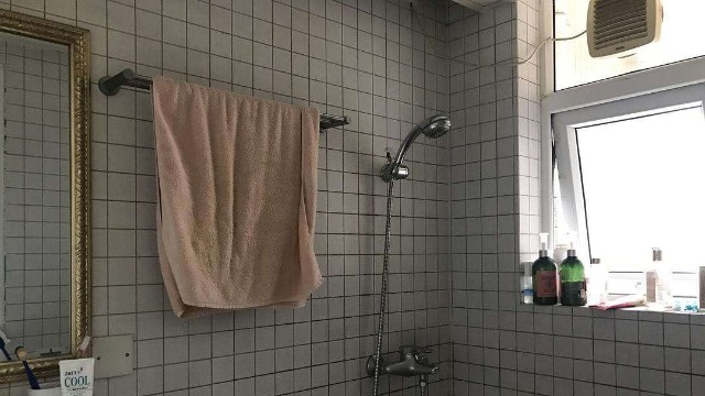 衛(wèi)生間窗戶貼磨砂膜和掛窗簾哪個(gè)好？